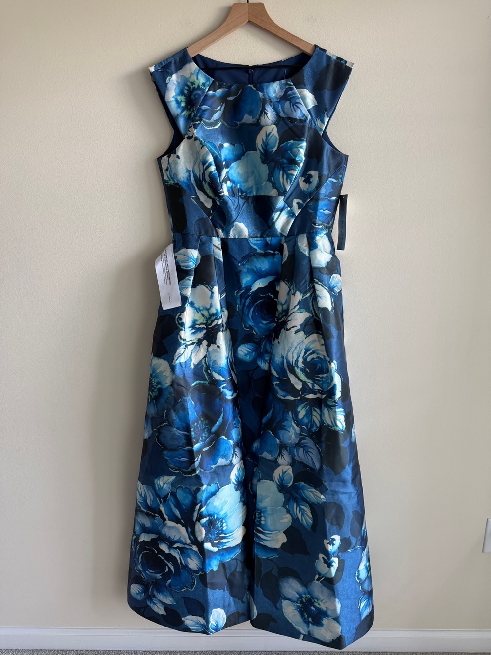 Kay Unger Kate Floral Pleated Gown Blue Dark Ink Size 12 NWT $358 - Picture 4 of 12